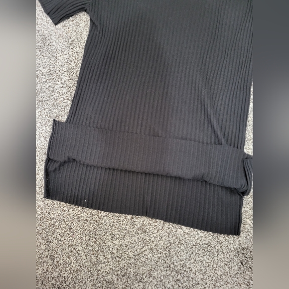 Black Ribbed Short Sleeve Knit Shirt - Picture 4 of 5